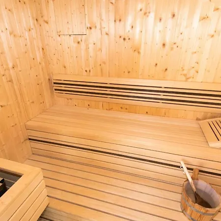 New White Villa, 60 M², Pool アパート *