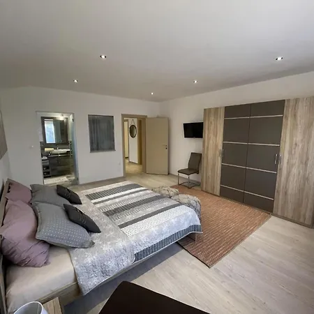 New White Villa, 60 M², Pool דירה וודניאן