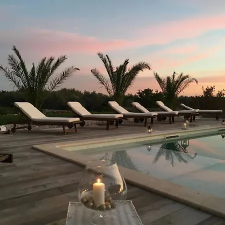 New White Villa, 60 M², Pool * וודניאן