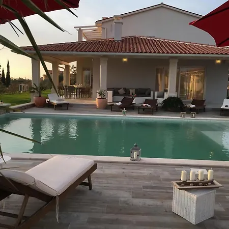 דירה New White Villa, 60 M², Pool