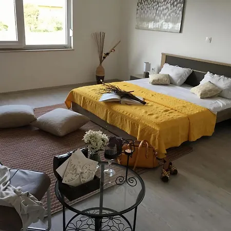 דירה New White Villa, 60 M², Pool