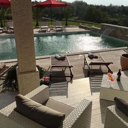 New White Villa, 60 M², Pool Apartman